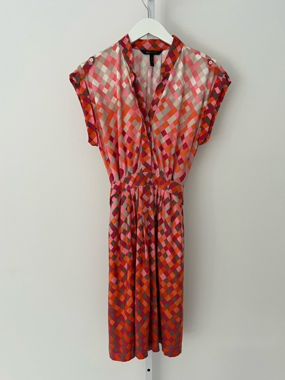 BCBG ORANGE MULTI PRINT BELTED DRESS SIZE MEDIUM